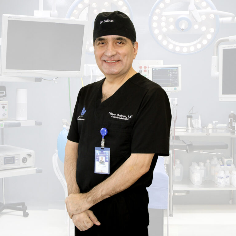 Dr. Ulises Salinas